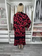 (M) Fekete Piros Virágos, Mellnél Gombos Zsebes, Bőfazonú Ruha