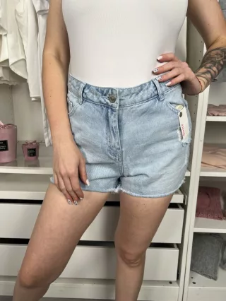   Denim (M) Világoskék Elől Gombos, Zsebes Övtartós, Farmer Rövidnadrág