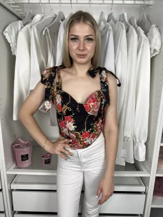   Pretty Little Thing (S) Fekete Színes Virágos, Hátul Cipzáros Megköthető Pántú Felső