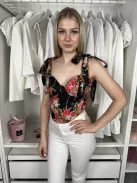 Pretty Little Thing (S) Fekete Színes Virágos, Hátul Cipzáros Megköthető Pántú Felső