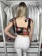 Pretty Little Thing (S) Fekete Színes Virágos, Hátul Cipzáros Megköthető Pántú Felső