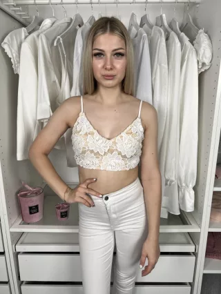   Quiz (XS) Fehér Anyagában Csipkés, Bélelt Hátul Cipzáros, Állítható Pántú Felső