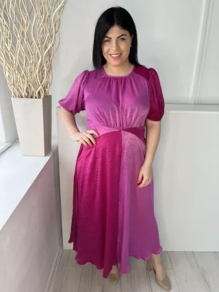   Gallery (L) Ciklámen Hátul Nyakban Gombos, Fényes Anyagú Buggyos Ujjú, Oldalt Cipzáros, Zsebes Ruha
