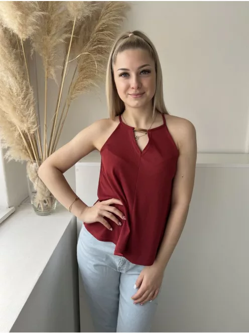 Atmosphere (S) Bordó Nyakánál Fémdíszes, Mellnél Kivágott Nyakpántos Felső