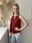 Atmosphere (S) Bordó Nyakánál Fémdíszes, Mellnél Kivágott Nyakpántos Felső