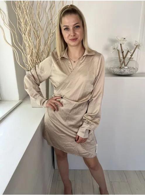 ÚJ I Saw It First (M) Világosbarna Átlapolt, Oldalt Megkötős Galléros, Szatén Anyagú Ruha