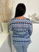 F&F (L) Sötétkék-Fehér Batikolt Mintás, Oldalt Sliccelt V Kivágású Felső