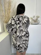 H&M (L) Fekete Fehér Mintás Elöl Nyakban Megkötős Ruha