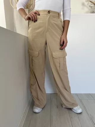   I Saw It First (S) Homokszínű Elől Gombos, Oldalt Zsebes Bőszárú Nadrág