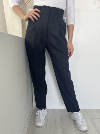   Dai (XS) Fekete Elől Kapcsos, Zsebes Elől Díszhajtásos, Elegáns Fazonú Nadrág