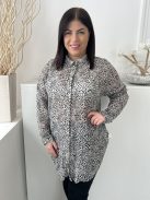 Nutmeg (M) Világos Barna Fekete Foltmintás, Elől Végig Gombos Hosszított Fazonú, Galléros Felső