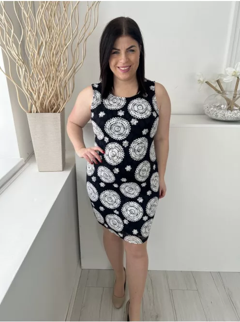 Apricot (M) Fekete Fehér Mintás, Hátul Cipzáros Bélelt, Kerek Nyakú Ruha