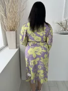 TU (M) Lila Neon Zöld Mintás, Derékban Darázsolt Gumis Ujjvégű, Kerek Nyakú Ruha
