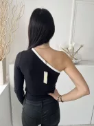 ÚJ Boohoo (S) Fekete Félvállas, Fehér Díszcsíkos Anyagában Mikrobordázott, 90% Pamut Alapanyagú Felső