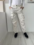 ZARA (XS) Törtfehér Elől Gombos, Oldalt Zsebes Alján Összehúzható, Megkötős Nadrág