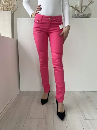   ÚJ Redial (M) Pink Elől Gombos, Zsebes Övtartós, Szűkített Szárú Nadrág