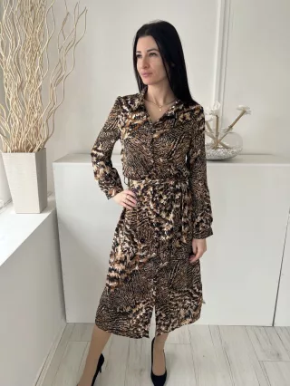   Akos (M) Barna Mintás, Elől Végig Gombos Derékban Megkötős, Galléros Ruha