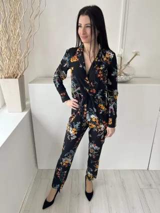    (M) Fekete Színes Virágos, Mellnél Átlapolt Gumisderekú, Galléros Overál