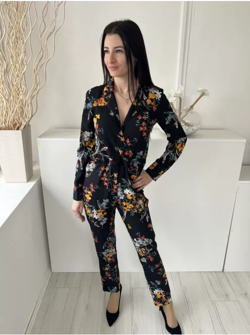  (M) Fekete Színes Virágos, Mellnél Átlapolt Gumisderekú, Galléros Overál