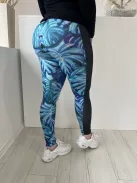  (XL) Fekete-Kék Levélmintás, Oldalt Fekete Csíkos Gumisderekú Nadrág