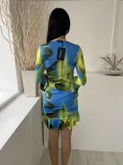 ÚJ Pretty Little Thing (XS) Kék-Lime Elől és Oldalt Húzott, Fodros Aljú Tölcsér Ujjú, Rugalmas Anyagú Ruha