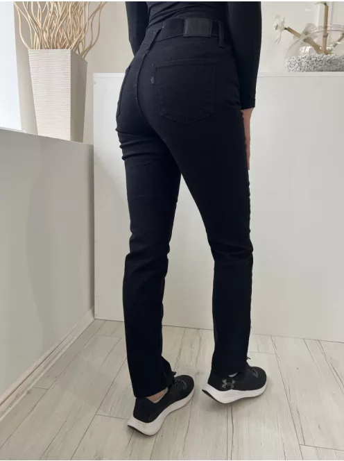 Levis (S) Fekete Elől Gombos, Zsebes Szűkített Szárú, Farmer Nadrág
