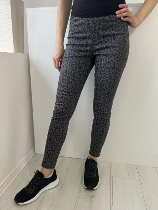   M&S (M) Szürke Fekete Foltmntás, Gumisderekú Díszzsebes, Szűkített Szárú Nadrág