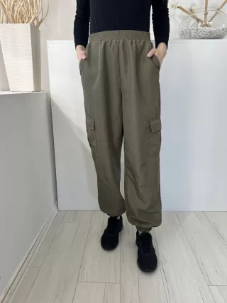   Vero Moda (M) Khaki Derékban Darázsolt, Odalt Zsebes Gumírozott Aljú Nadrág