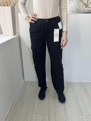   ÚJ Stradivarius (M) Fekete Elől Gombos, Oldalt Zsebes Övtartós Nadrág