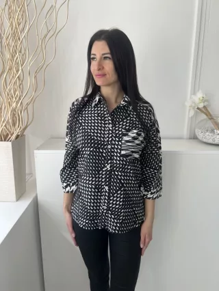   Next (S) Fekete Fehér Mintás, Elől Végig Gombos Mellnél Zsebes, Oldalt Sliccelt Felső