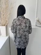 Primark (M) Fekete Fehér Mintás, Elől Végig Gombos Enyhén Áttetsző, Hosszított Fazonú, 100% Pamut Felső