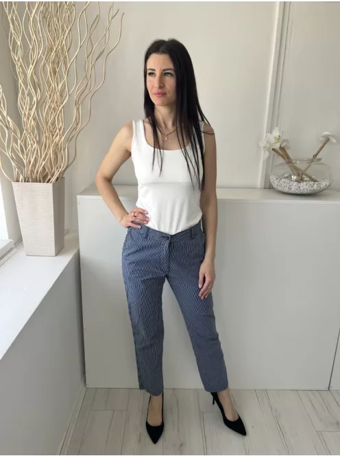 M&S (S) Kék Fehér Mikrocsíkos, Elől Gombos Zsebes, Övtartós Nadrág