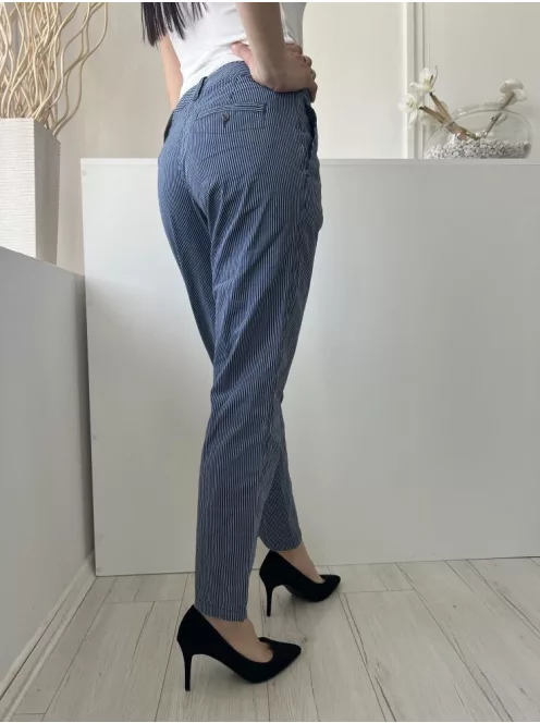 M&S (S) Kék Fehér Mikrocsíkos, Elől Gombos Zsebes, Övtartós Nadrág