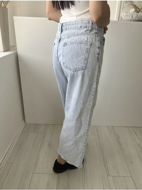 Boohoo (M) Világoskék Elől Gombos, Zsebes Rojtos Aljú, Farmer Nadrág