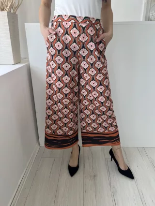   French Connection (XS) Fekete-Barna-Drapp Mintás, Oldalt Cipzáros Zsebes, Bőszárú Nadrág