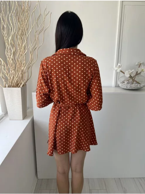 Pretty Little Thing (M) Barna Fehér Pöttyös, Galléros Derékban Megkötős Ruha