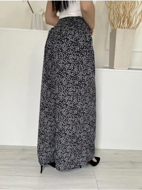 Shein (M) Fekete Apró Fehér Virágos, Derékban Darázsolt Bőszárú Nadrág