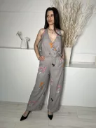 Next (M) Szürke Színes Virágos, Mellnél Átlapolt Patentos, Zsebes Overál