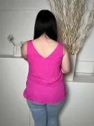 Wallis (L) Ciklámen Fodros Szegélyű Elől Duola Anyagú, Oldalt Sliccelt Felső