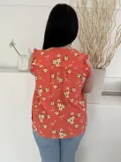 F&F (L) Korall Sárga Virágos, Nyakban Megköthető Fodros Vállú, Mellnél Ráncolt Felső