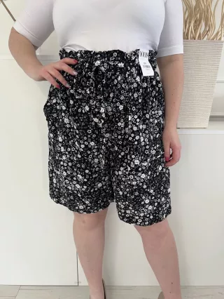   ÚJ Yours (XL) Fekete Apró Fehér Virágos, Gumisderekú Megkötős, Zsebes Rövidnadrág