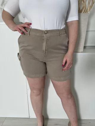   F&F (L) Világos Barna Elől Gombos, Zsebes Övtartós Rövidnadrág
