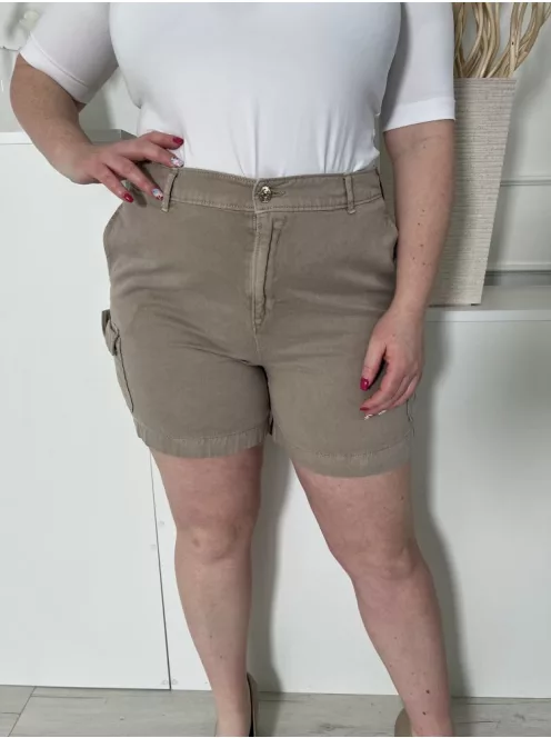 F&F (L) Világos Barna Elől Gombos, Zsebes Övtartós Rövidnadrág