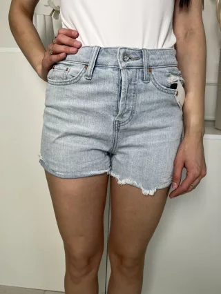   Wild Fable (XS) Világoskék Elől Gombos, Zsebes Szaggatott, Rojtos Aljú Rövidnadrág