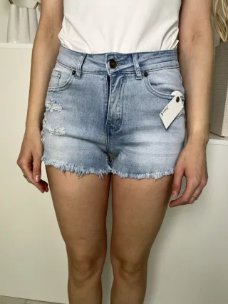   Jeans (S) Világoskék Elől Gombos, Zsebes Szaggatott, Rojtos Aljú, Farmer Rövidnadrág