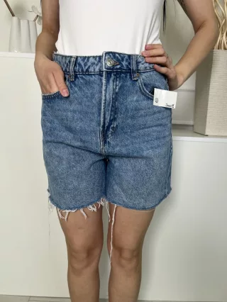   DenimCo (M) Kék Elől Gombos, Zsebes Koptatott, Rojtos Aljú, Farmer Rövidnadrág