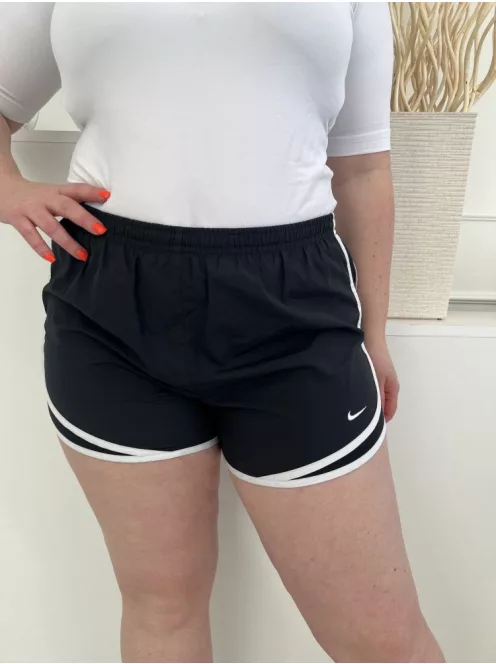 Nike (L) Fekete Fehér Díszcsíkos, Derékban Összehúzható Bélelt Rövidnadrág