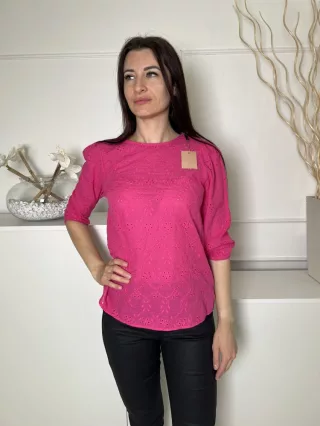   ÚJ Gallery (M) Pink Anyagában Lyukacsos Mintás Hátul Nyakban Gombos, 95% Pamut Felső