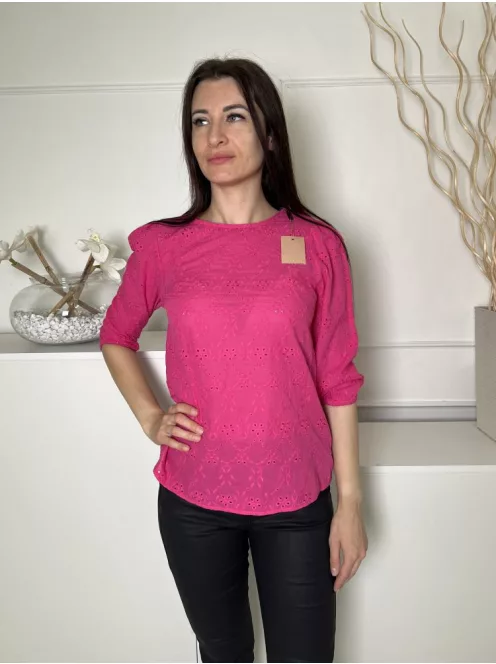 ÚJ Gallery (M) Pink Anyagában Lyukacsos Mintás Hátul Nyakban Gombos, 95% Pamut Felső