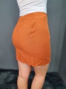 Muse (M) Rőtbarna Elől Sréhen Gombos Nem Rugalmas Anyagú Szoknya